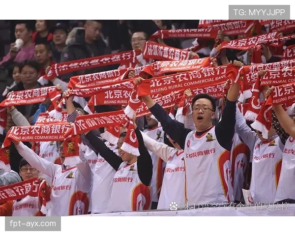 中国足球开启新篇章，状态回升引全民期待