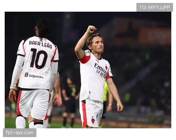 AC米兰陷混乱！自废武功的踢法让争冠沦为泡影，豪门命运早已滑向深渊？